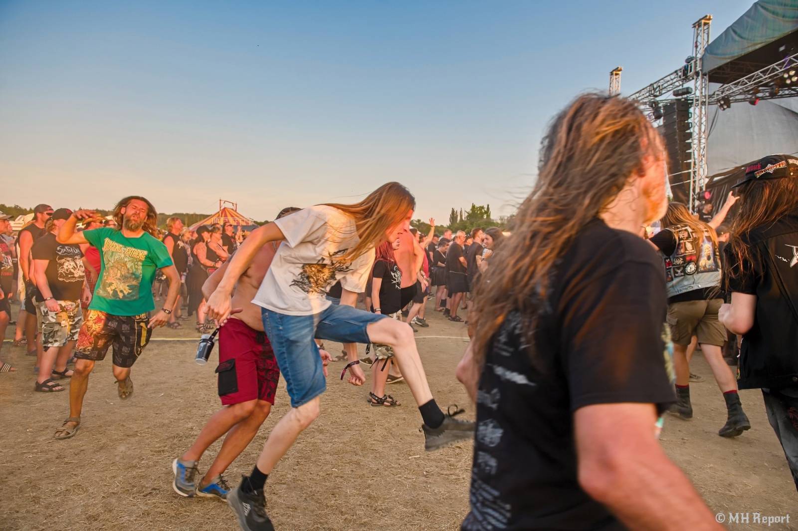 Basinfirefest uzavřel své brány. Hvězdami posledního dne byli Apocalyptica a Root