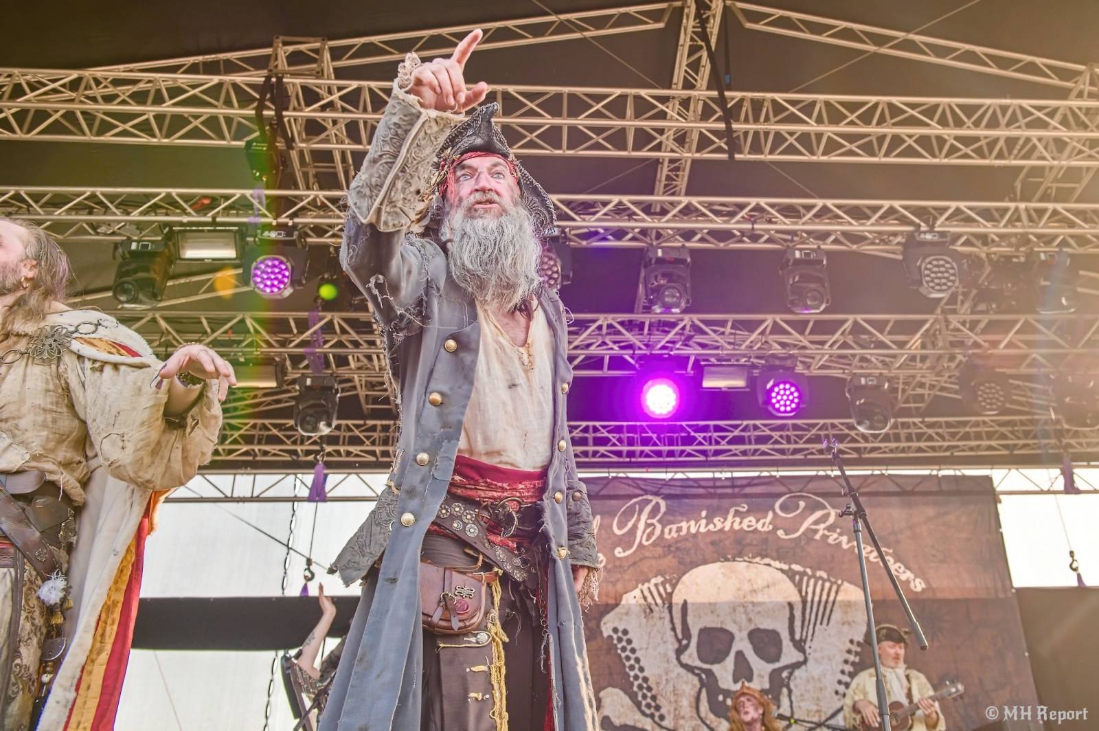 Basinfirefest uzavřel své brány. Hvězdami posledního dne byli Apocalyptica a Root