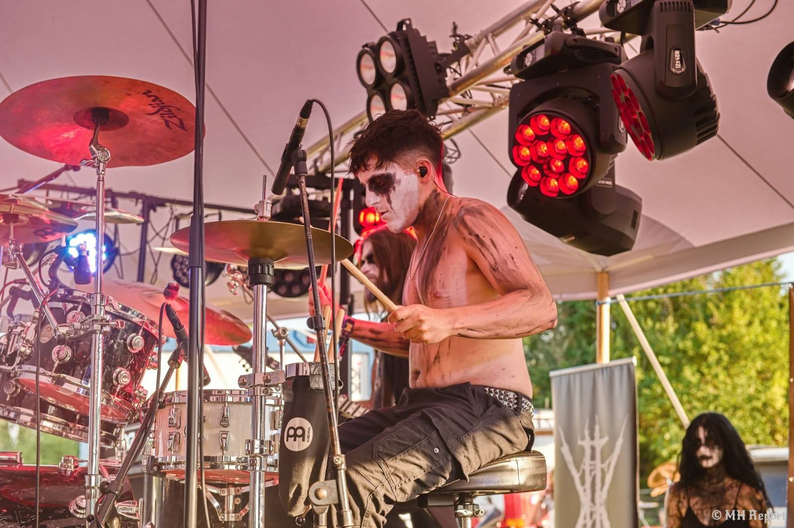 Basinfirefest uzavřel své brány. Hvězdami posledního dne byli Apocalyptica a Root