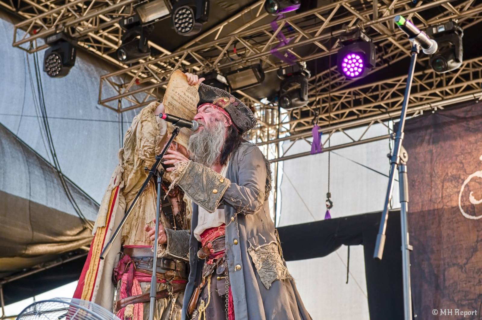 Basinfirefest uzavřel své brány. Hvězdami posledního dne byli Apocalyptica a Root
