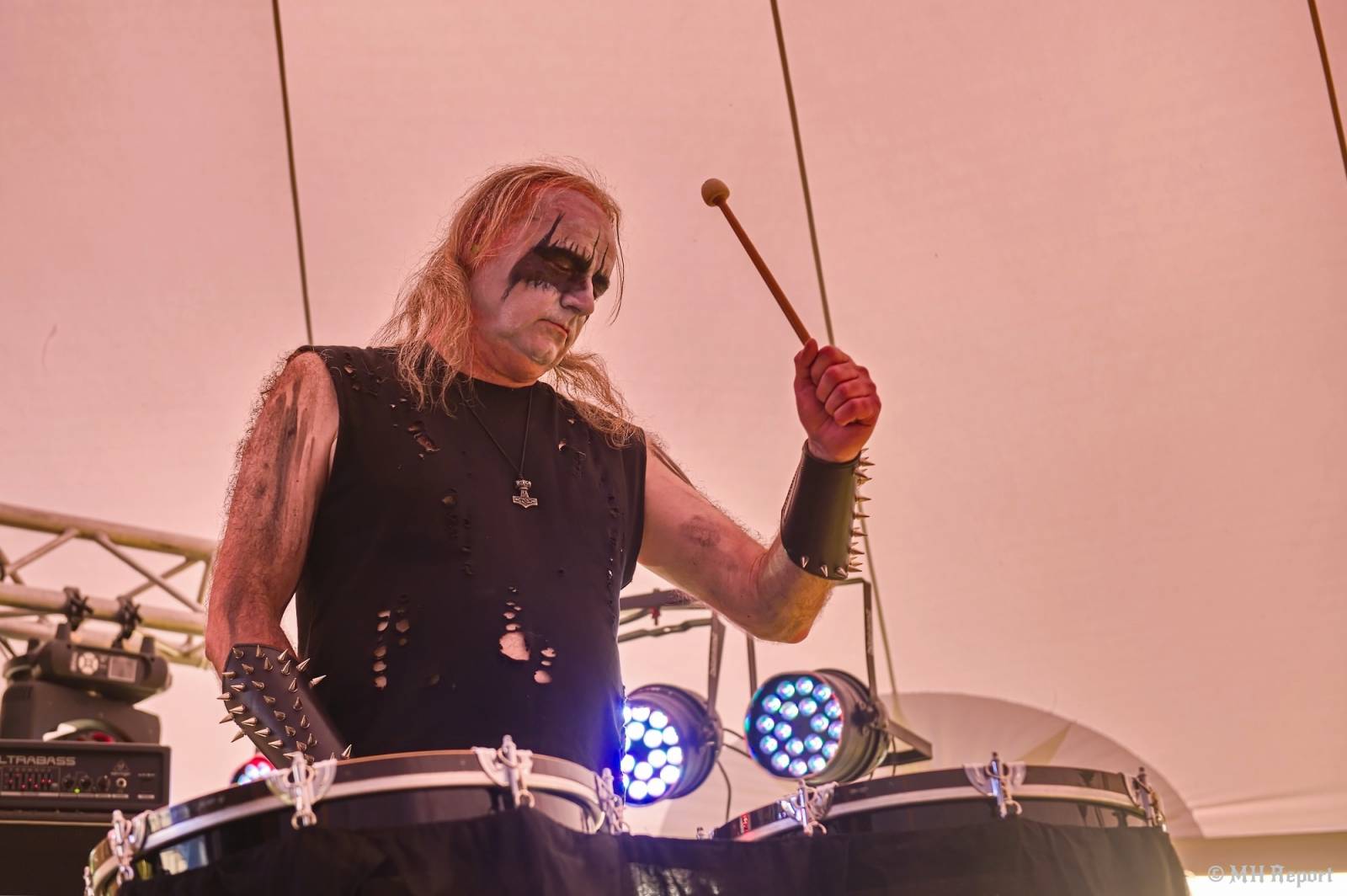 Basinfirefest uzavřel své brány. Hvězdami posledního dne byli Apocalyptica a Root