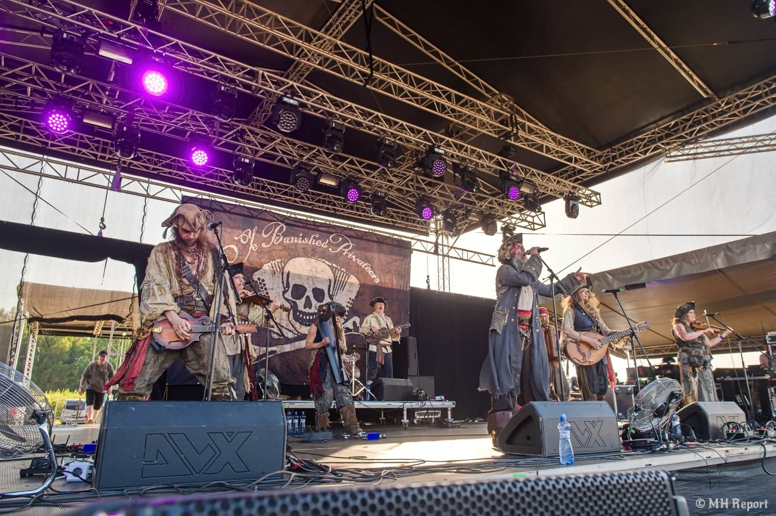 Basinfirefest uzavřel své brány. Hvězdami posledního dne byli Apocalyptica a Root