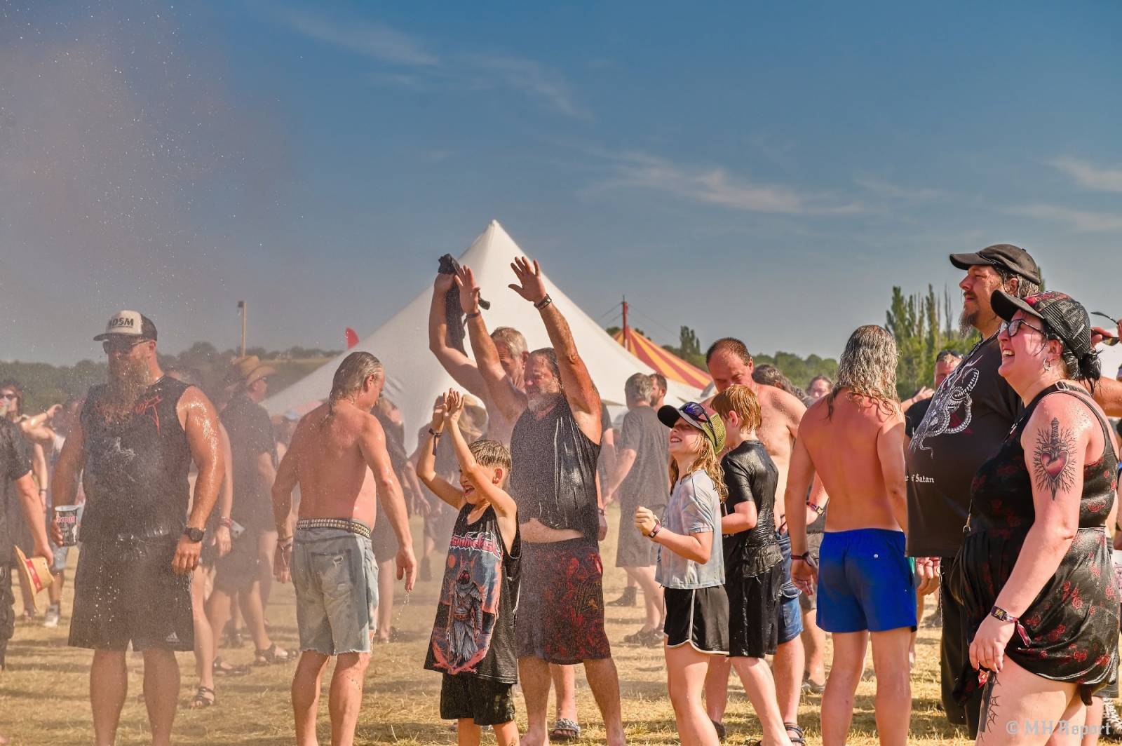 Basinfirefest uzavřel své brány. Hvězdami posledního dne byli Apocalyptica a Root