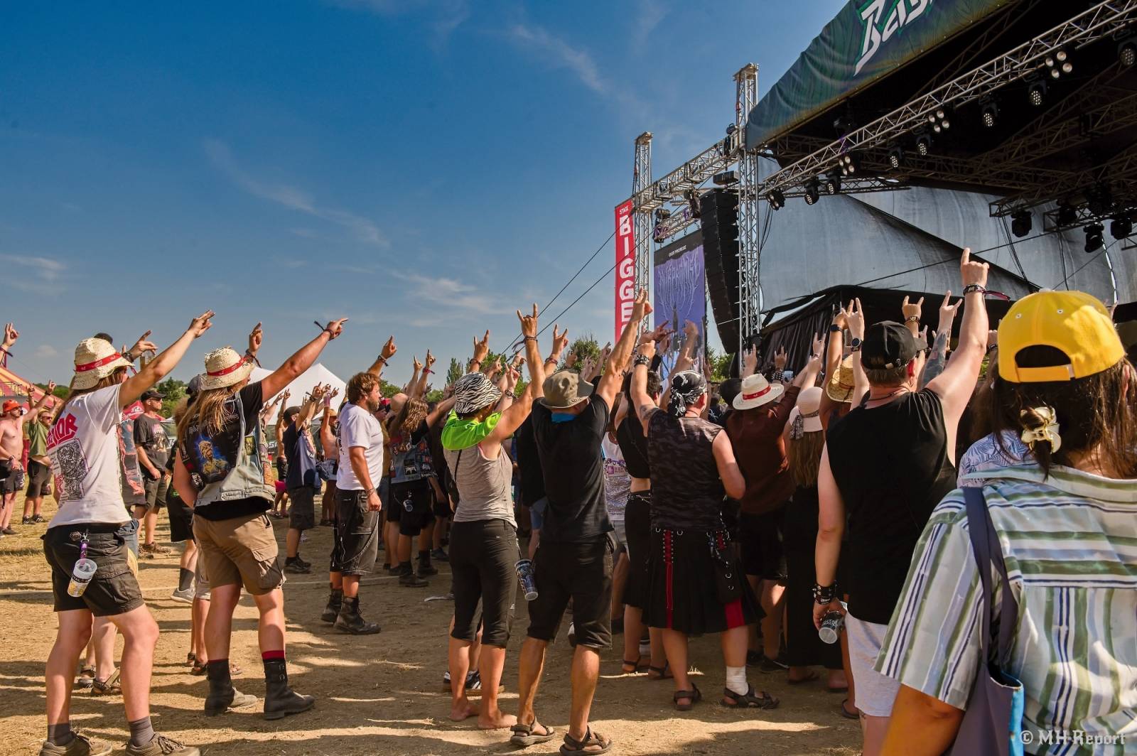 Basinfirefest uzavřel své brány. Hvězdami posledního dne byli Apocalyptica a Root