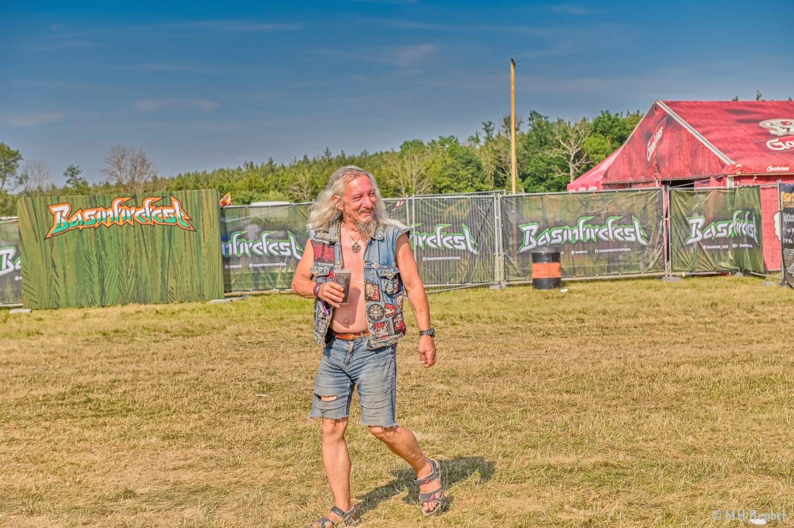 Basinfirefest uzavřel své brány. Hvězdami posledního dne byli Apocalyptica a Root