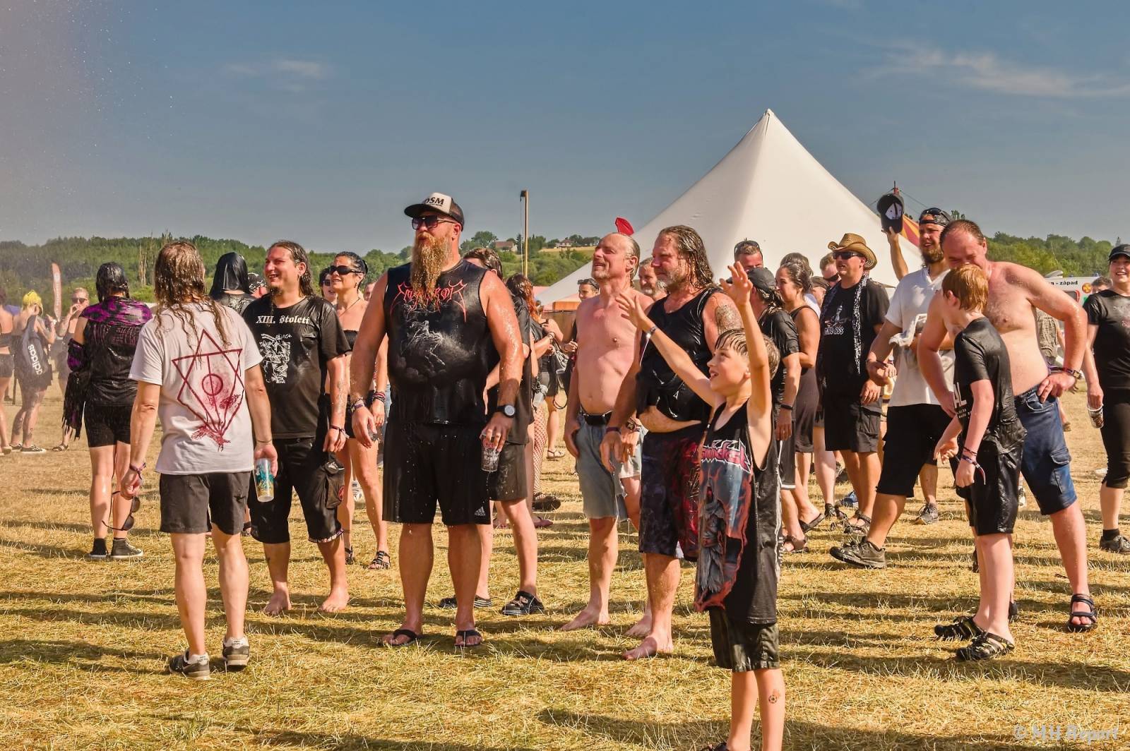 Basinfirefest uzavřel své brány. Hvězdami posledního dne byli Apocalyptica a Root