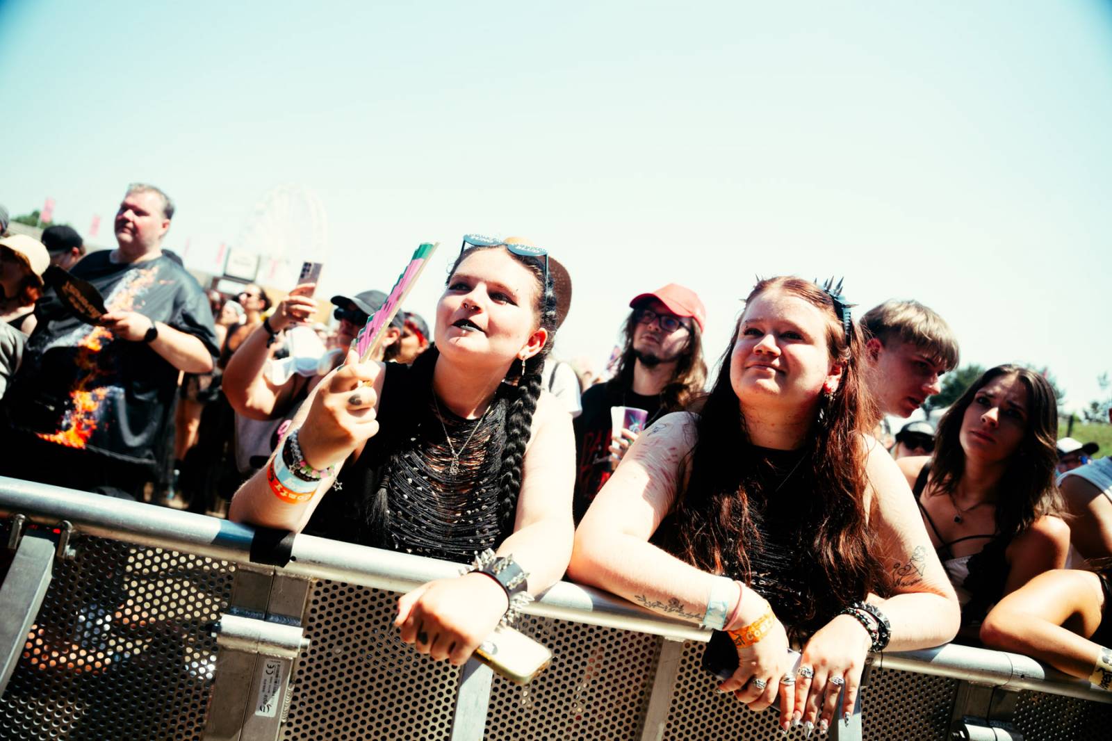 Yungblud přivezl do Česka svůj Bludfest. Přivezl svou přítelkyni Jesse Jo Stark, Biffy Claro i Češku Pam Rabbit