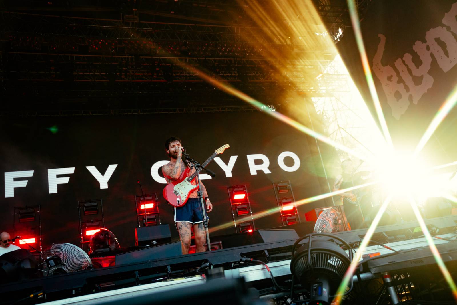 Yungblud přivezl do Česka svůj Bludfest. Přivezl svou přítelkyni Jesse Jo Stark, Biffy Claro i Češku Pam Rabbit