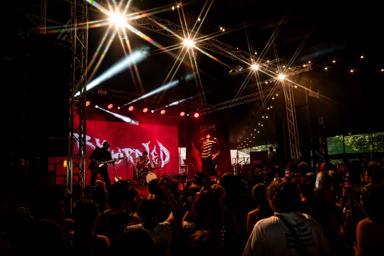 Yungblud přivezl do Česka svůj Bludfest. Přivezl svou přítelkyni Jesse Jo Stark, Biffy Claro i Češku Pam Rabbit