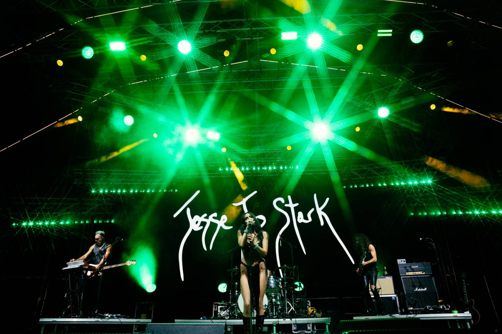 Yungblud přivezl do Česka svůj Bludfest. Přivezl svou přítelkyni Jesse Jo Stark, Biffy Claro i Češku Pam Rabbit