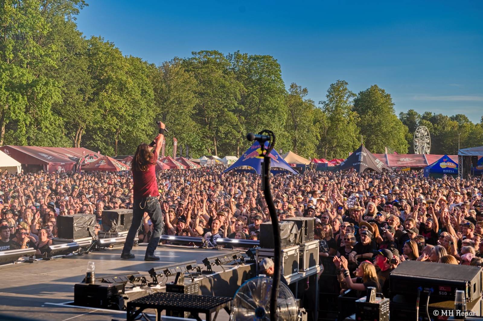 Pekelný ostrov odstartoval. První den nabídl show Divokýho Billa, Škworu, Harleje nebo Visacího zámku