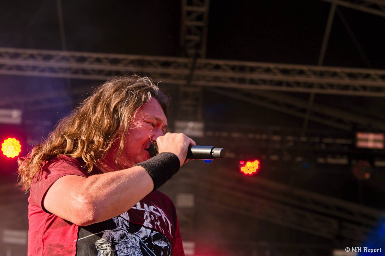 Pekelný ostrov odstartoval. První den nabídl show Divokýho Billa, Škworu, Harleje nebo Visacího zámku