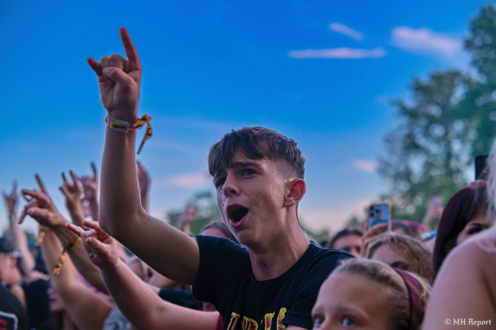 Pekelný ostrov odstartoval. První den nabídl show Divokýho Billa, Škworu, Harleje nebo Visacího zámku