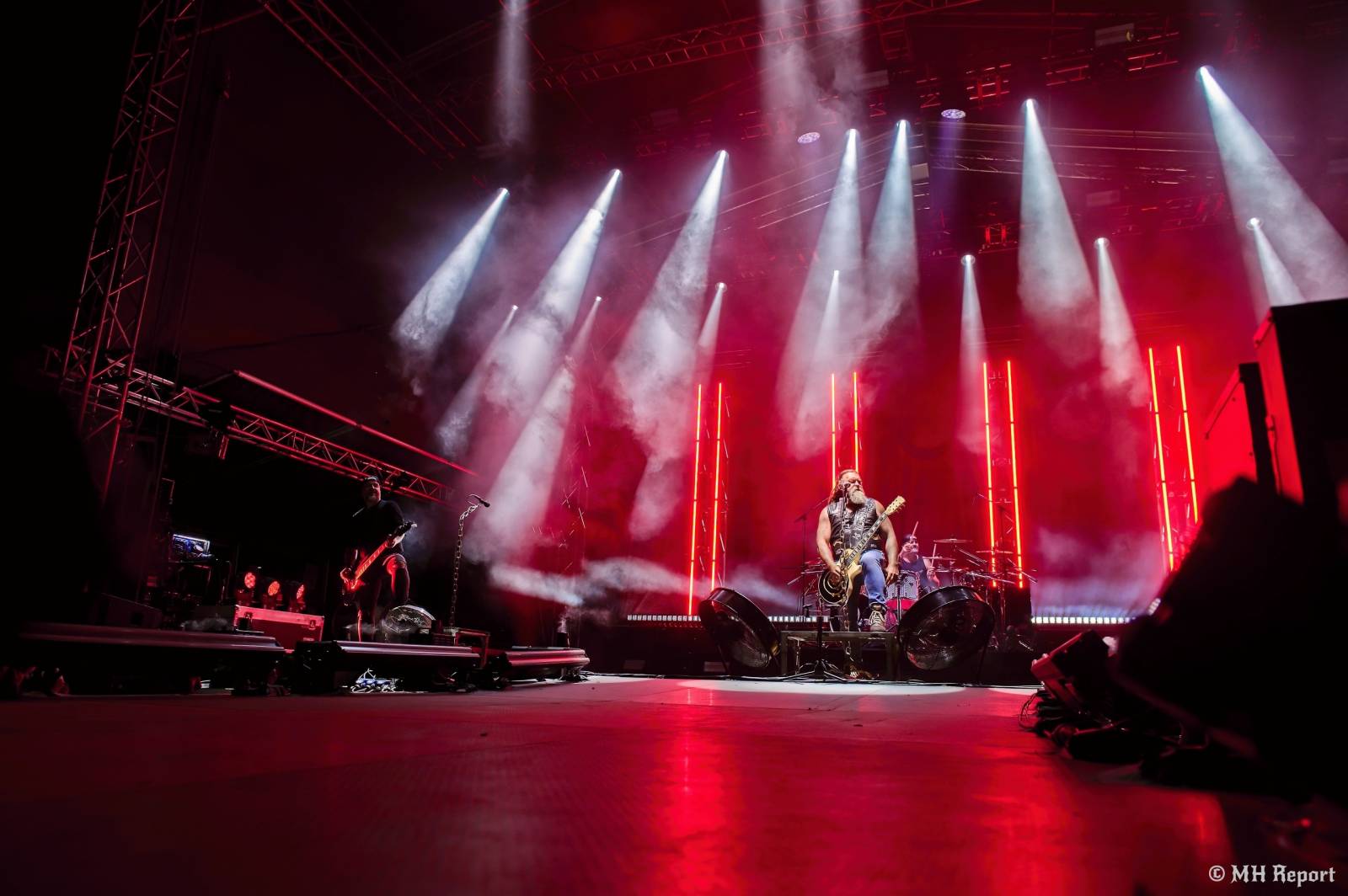 Pekelný ostrov odstartoval. První den nabídl show Divokýho Billa, Škworu, Harleje nebo Visacího zámku