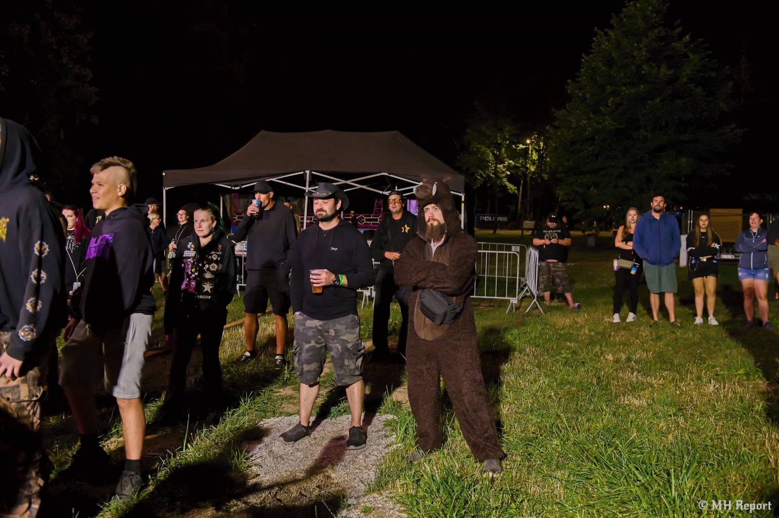 Pekelný ostrov odstartoval. První den nabídl show Divokýho Billa, Škworu, Harleje nebo Visacího zámku