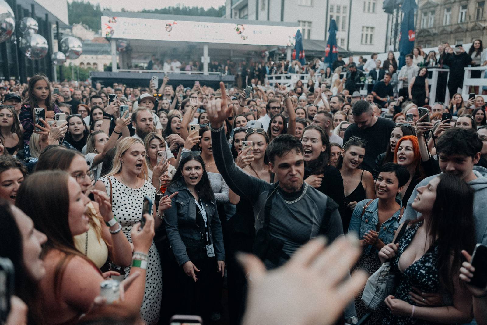 Mattoni Life Bar zahájil na KVIFF svůj program. Zazářili Mikolas, PSH i NobodyListen