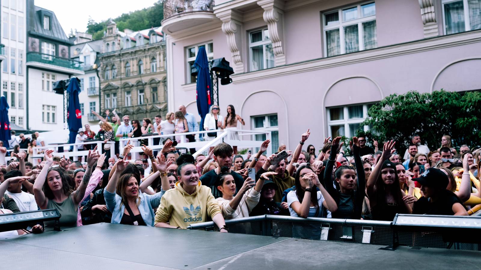 Atmo Music překvapili fanoušky, druhý festivalový večer ve Varech uzavřel David Koller