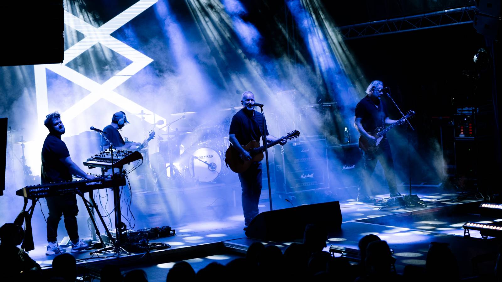 Atmo Music překvapili fanoušky, druhý festivalový večer ve Varech uzavřel David Koller