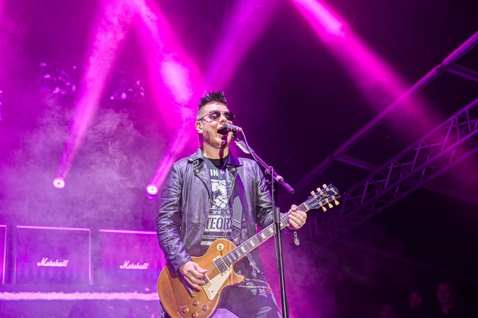 Druhý den Pekelného ostrova: Z porodnice rovnou na koncert. Kuba Ryba se stal podruhé tatínkem