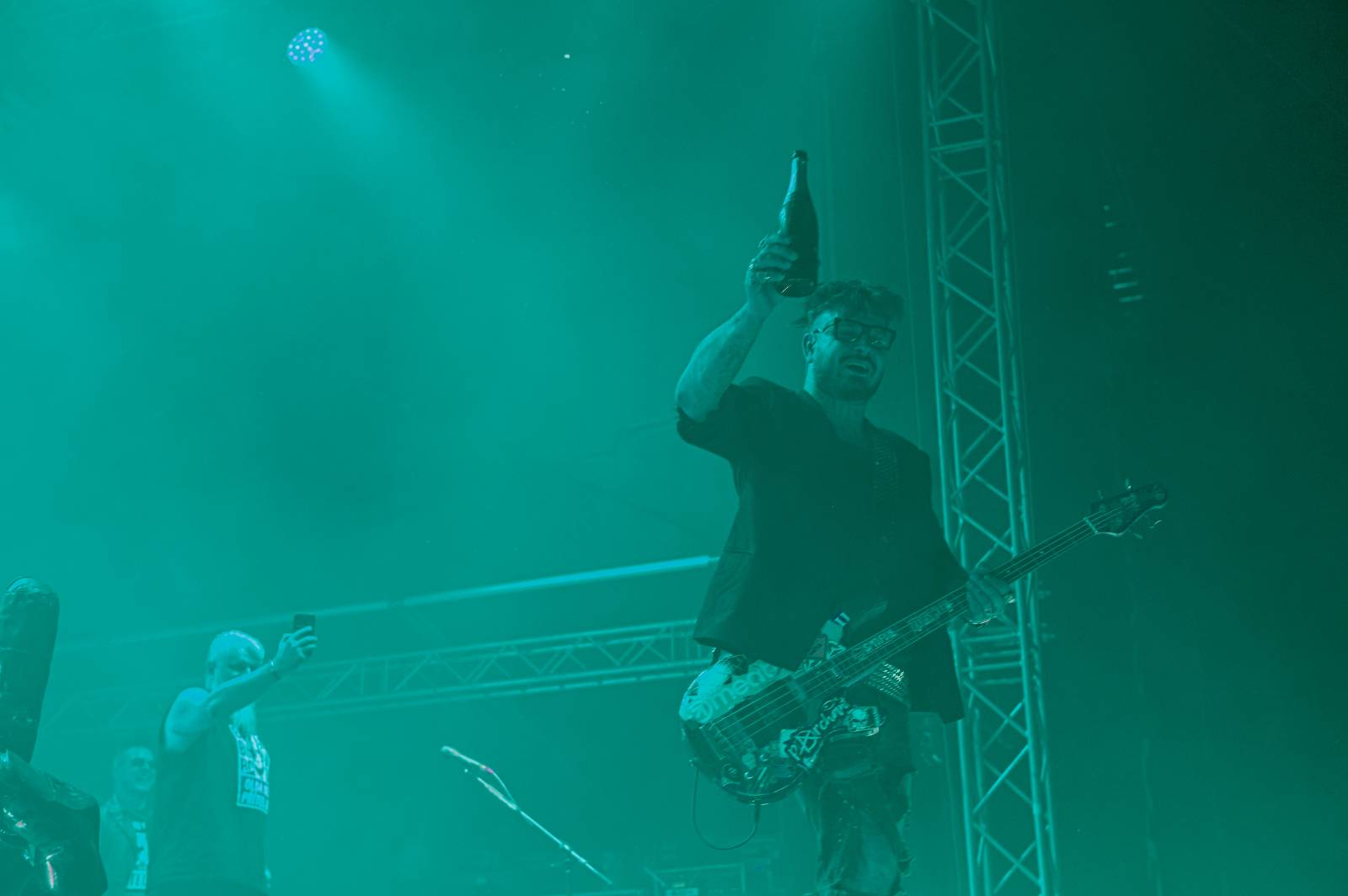 Druhý den Pekelného ostrova: Z porodnice rovnou na koncert. Kuba Ryba se stal podruhé tatínkem