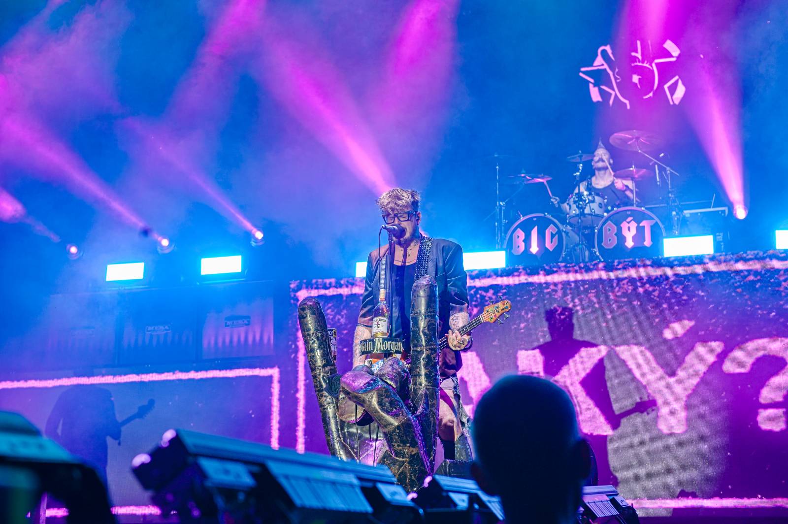 Druhý den Pekelného ostrova: Z porodnice rovnou na koncert. Kuba Ryba se stal podruhé tatínkem