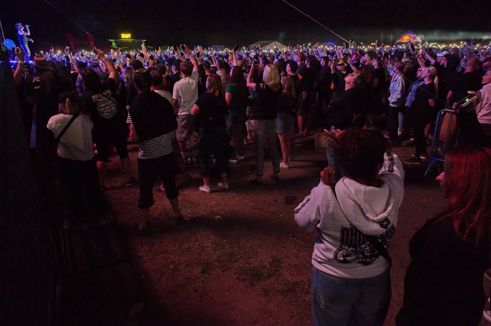 Druhý den Pekelného ostrova: Z porodnice rovnou na koncert. Kuba Ryba se stal podruhé tatínkem
