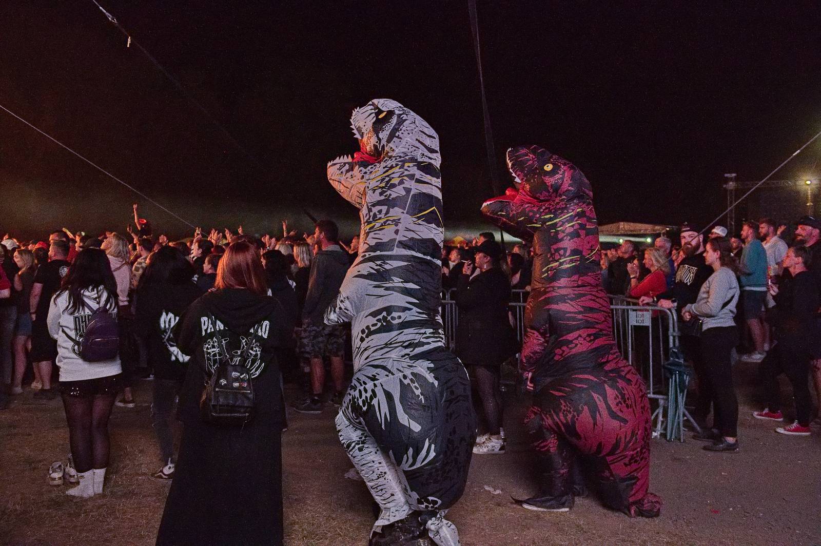 Druhý den Pekelného ostrova: Z porodnice rovnou na koncert. Kuba Ryba se stal podruhé tatínkem