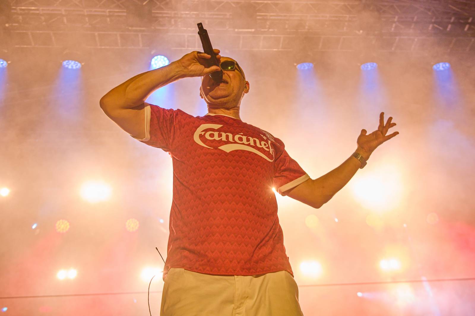 Druhý den Pekelného ostrova: Z porodnice rovnou na koncert. Kuba Ryba se stal podruhé tatínkem