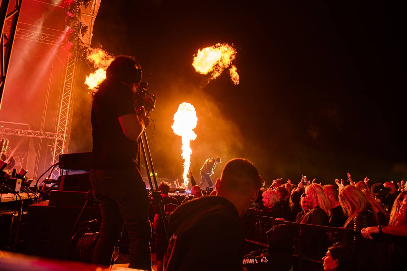 Druhý den Pekelného ostrova: Z porodnice rovnou na koncert. Kuba Ryba se stal podruhé tatínkem