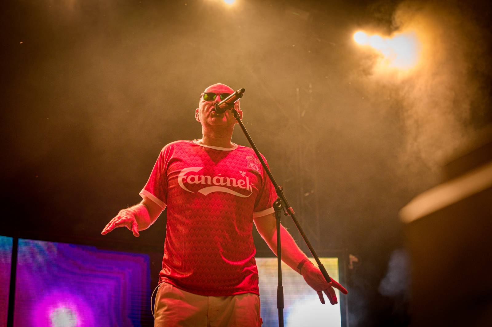 Druhý den Pekelného ostrova: Z porodnice rovnou na koncert. Kuba Ryba se stal podruhé tatínkem