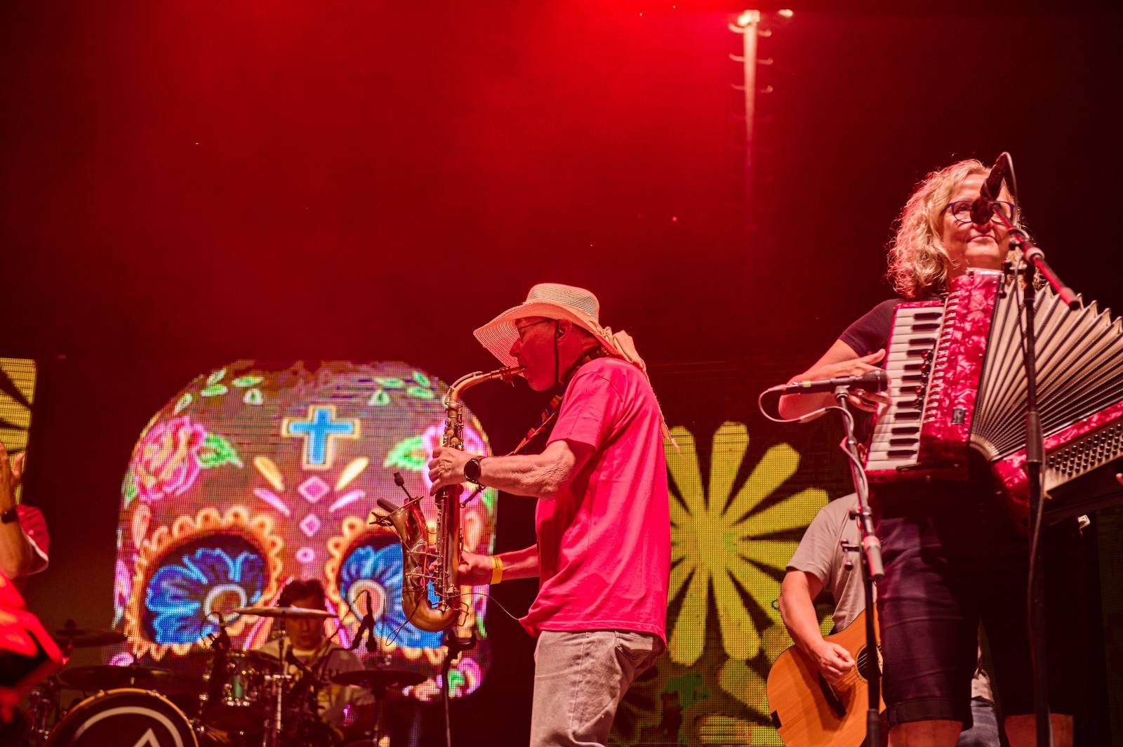 Druhý den Pekelného ostrova: Z porodnice rovnou na koncert. Kuba Ryba se stal podruhé tatínkem