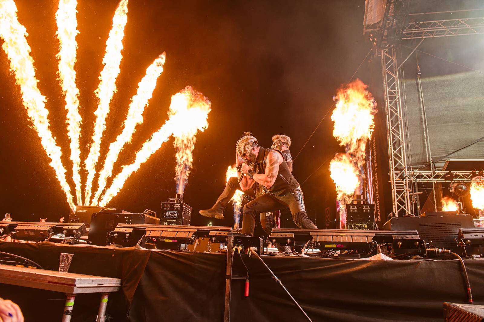 Druhý den Pekelného ostrova: Z porodnice rovnou na koncert. Kuba Ryba se stal podruhé tatínkem