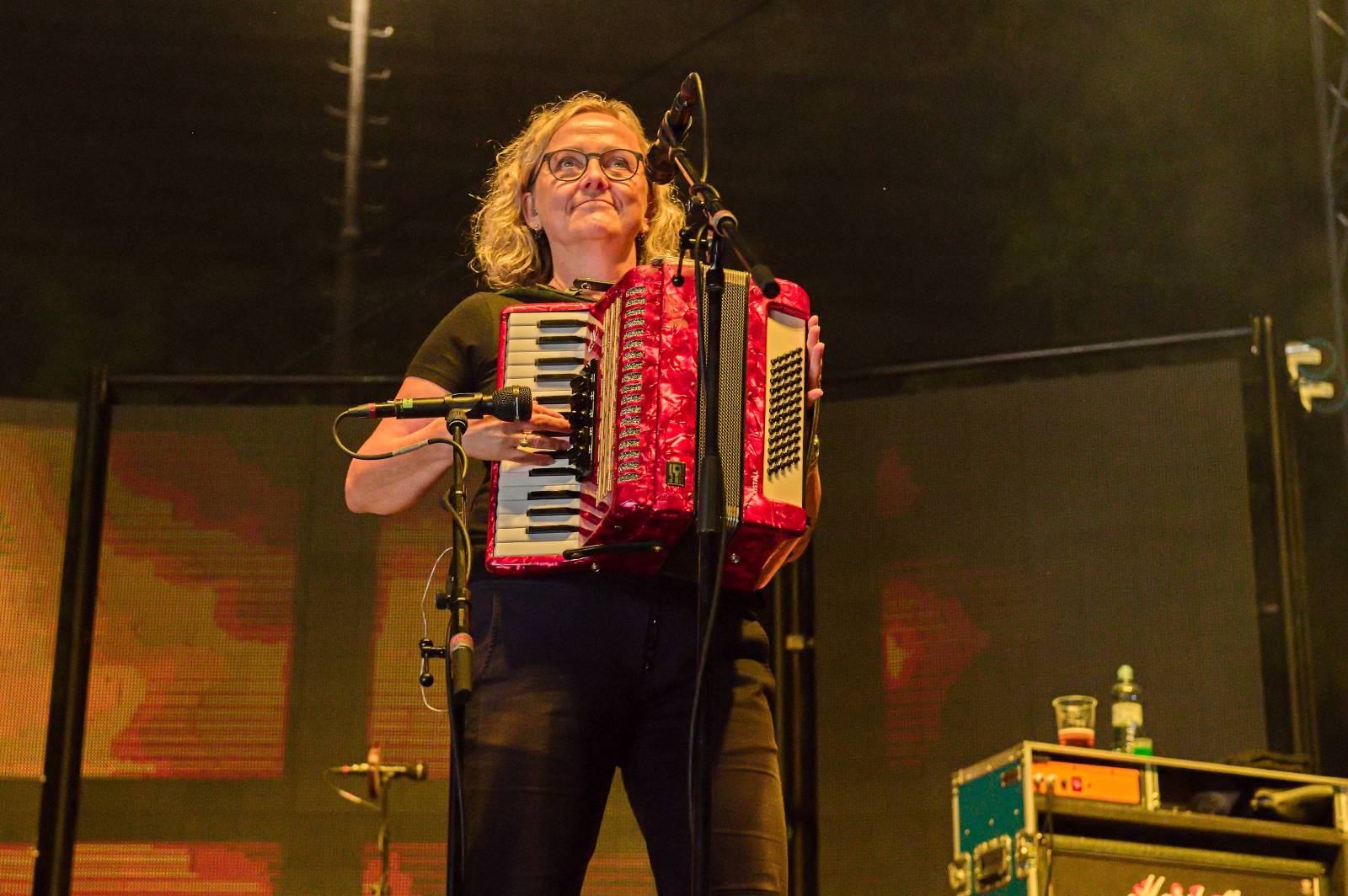 Druhý den Pekelného ostrova: Z porodnice rovnou na koncert. Kuba Ryba se stal podruhé tatínkem