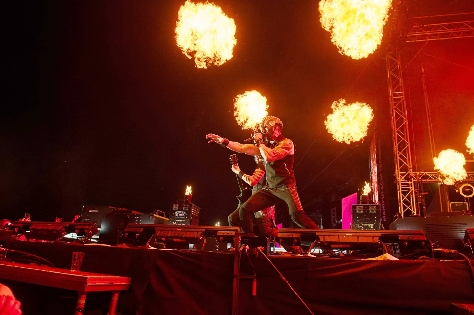Druhý den Pekelného ostrova: Z porodnice rovnou na koncert. Kuba Ryba se stal podruhé tatínkem