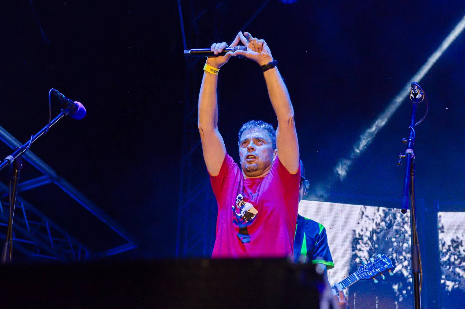 Druhý den Pekelného ostrova: Z porodnice rovnou na koncert. Kuba Ryba se stal podruhé tatínkem