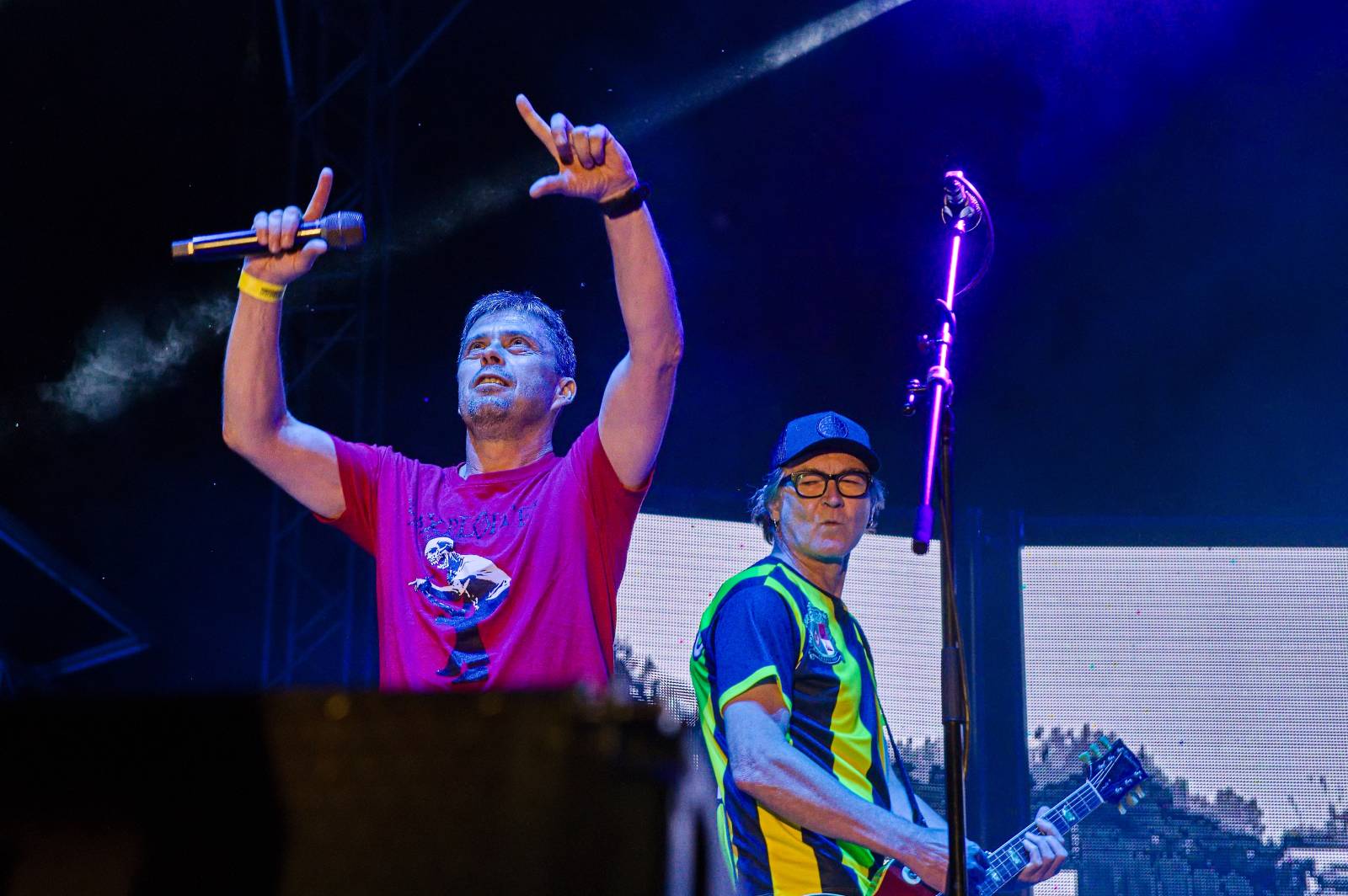 Druhý den Pekelného ostrova: Z porodnice rovnou na koncert. Kuba Ryba se stal podruhé tatínkem