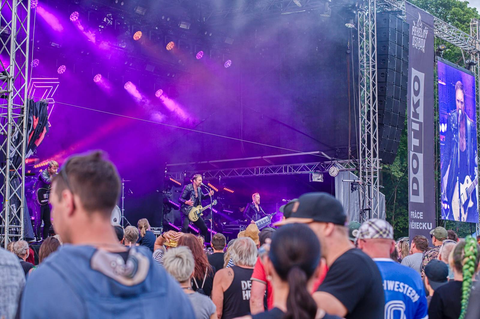 Druhý den Pekelného ostrova: Z porodnice rovnou na koncert. Kuba Ryba se stal podruhé tatínkem