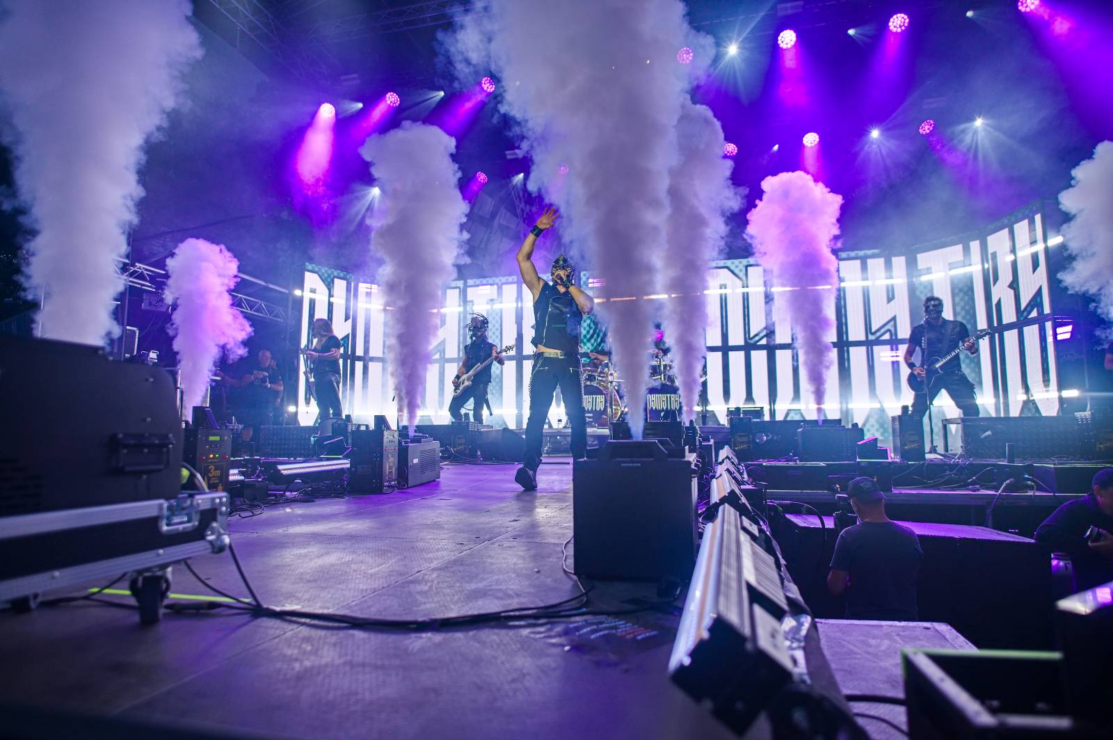 Druhý den Pekelného ostrova: Z porodnice rovnou na koncert. Kuba Ryba se stal podruhé tatínkem