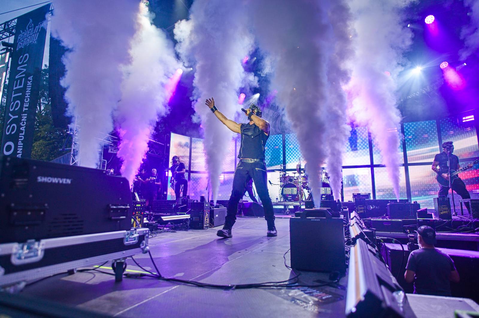 Druhý den Pekelného ostrova: Z porodnice rovnou na koncert. Kuba Ryba se stal podruhé tatínkem