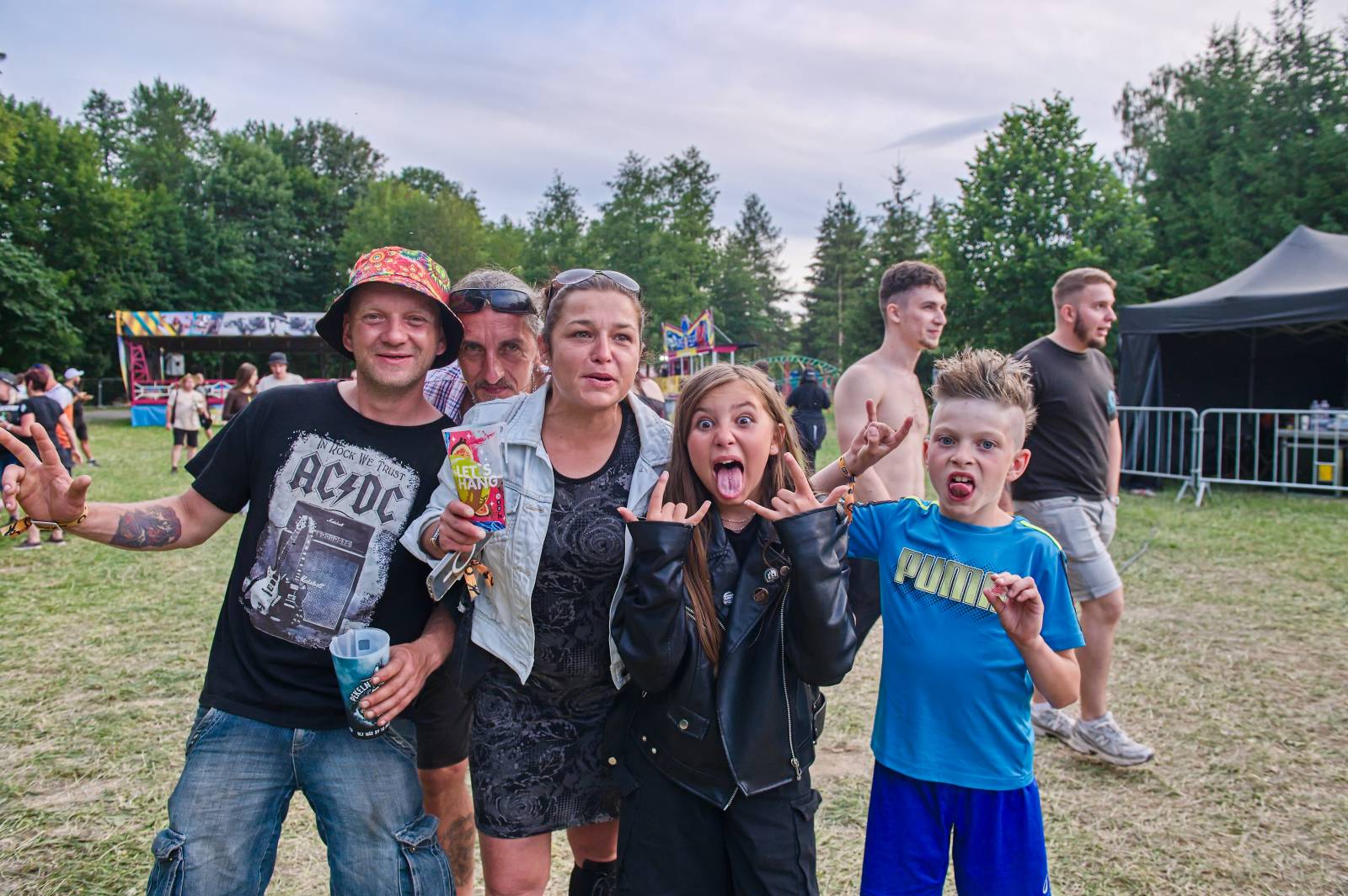 Druhý den Pekelného ostrova: Z porodnice rovnou na koncert. Kuba Ryba se stal podruhé tatínkem