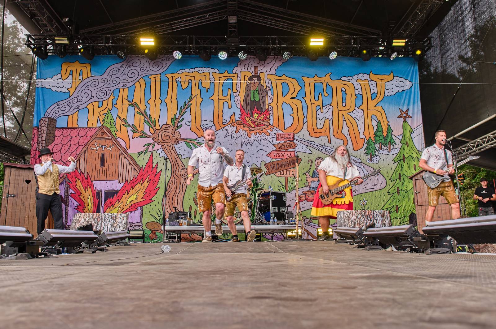 Druhý den Pekelného ostrova: Z porodnice rovnou na koncert. Kuba Ryba se stal podruhé tatínkem