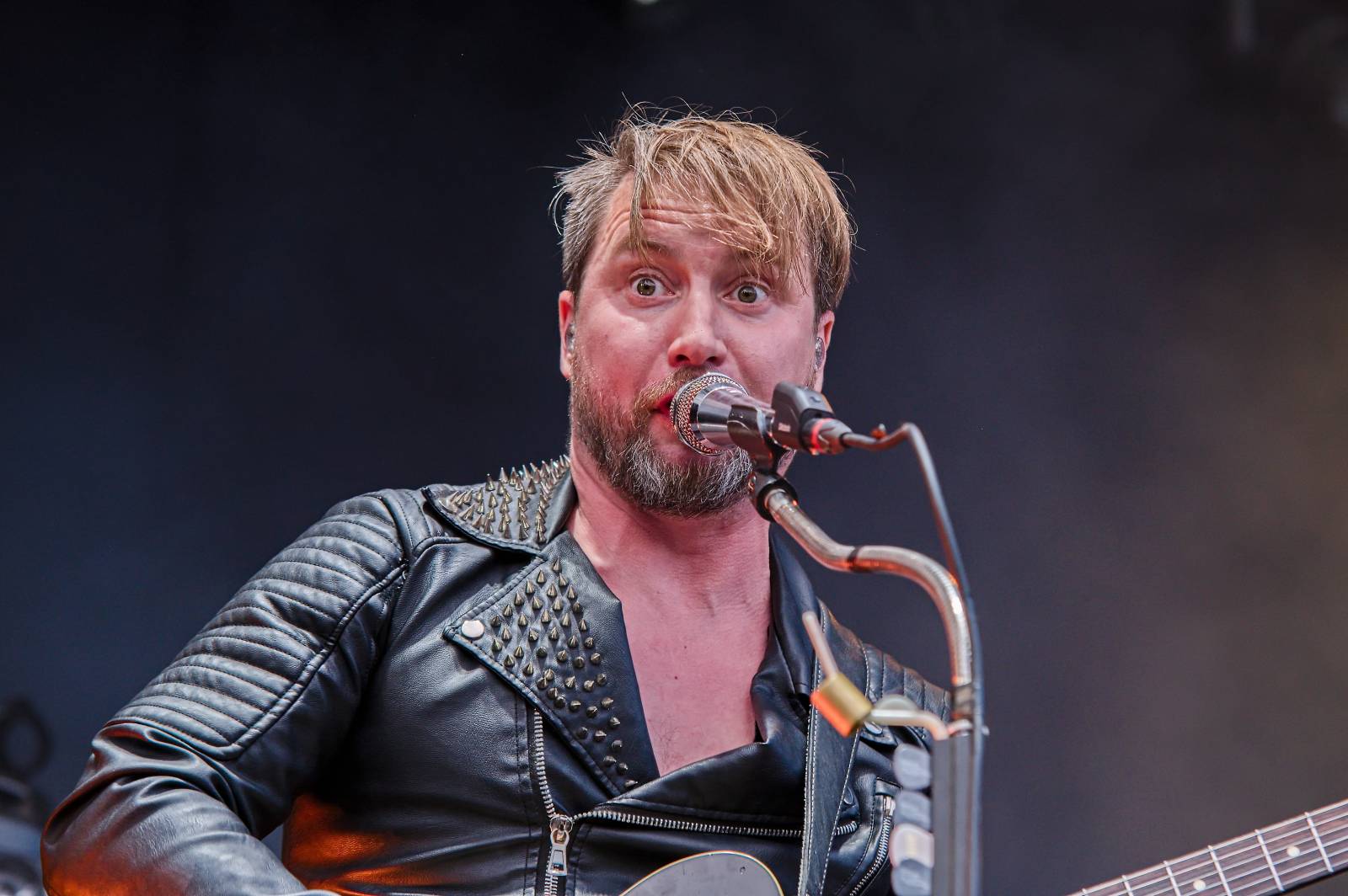 Druhý den Pekelného ostrova: Z porodnice rovnou na koncert. Kuba Ryba se stal podruhé tatínkem