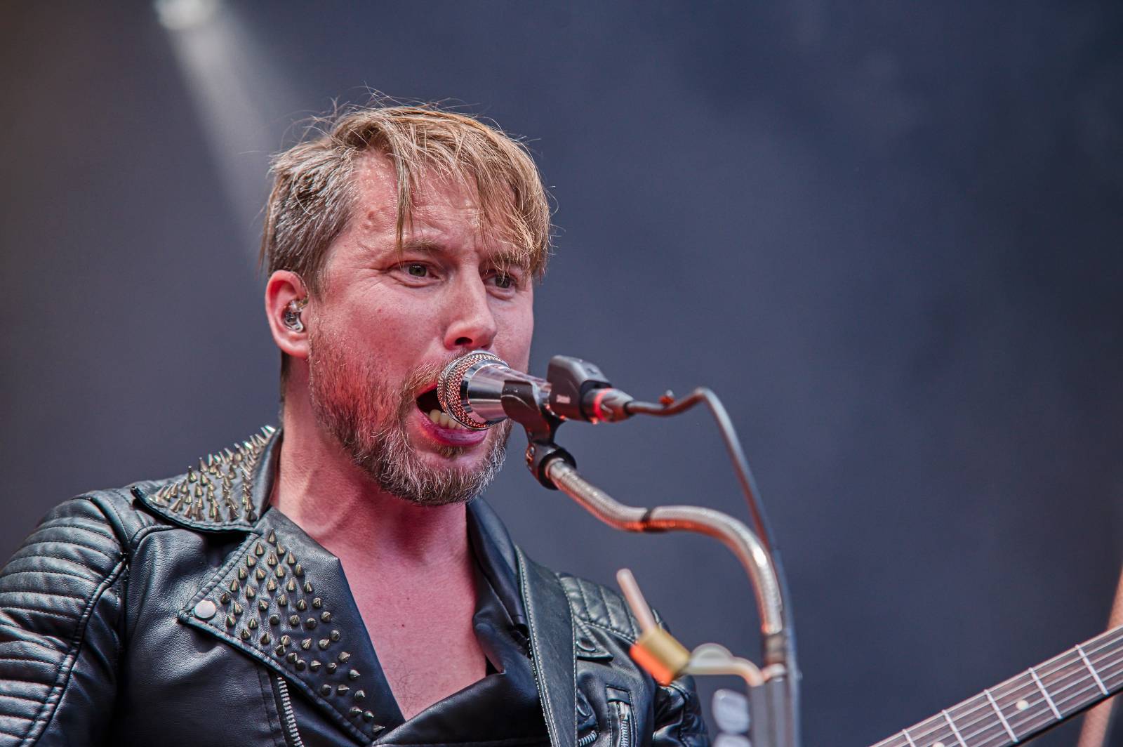 Druhý den Pekelného ostrova: Z porodnice rovnou na koncert. Kuba Ryba se stal podruhé tatínkem