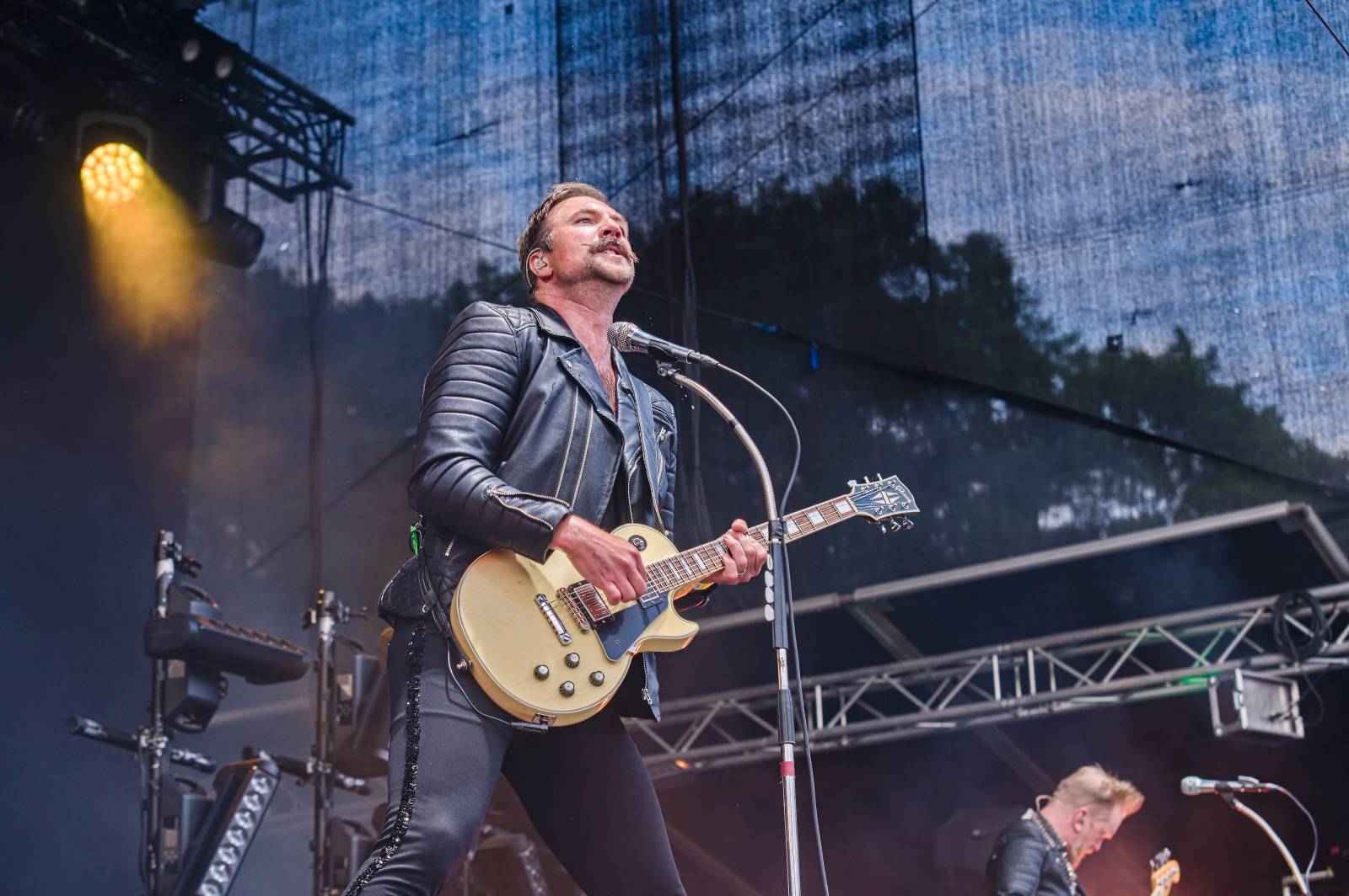 Druhý den Pekelného ostrova: Z porodnice rovnou na koncert. Kuba Ryba se stal podruhé tatínkem