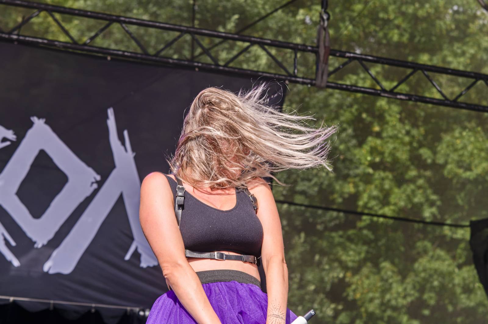 Druhý den Pekelného ostrova: Z porodnice rovnou na koncert. Kuba Ryba se stal podruhé tatínkem