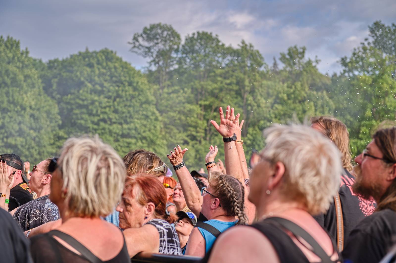 Druhý den Pekelného ostrova: Z porodnice rovnou na koncert. Kuba Ryba se stal podruhé tatínkem