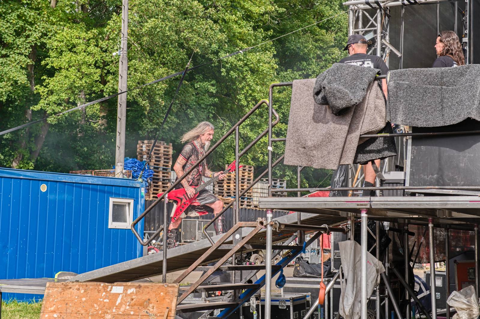 Druhý den Pekelného ostrova: Z porodnice rovnou na koncert. Kuba Ryba se stal podruhé tatínkem