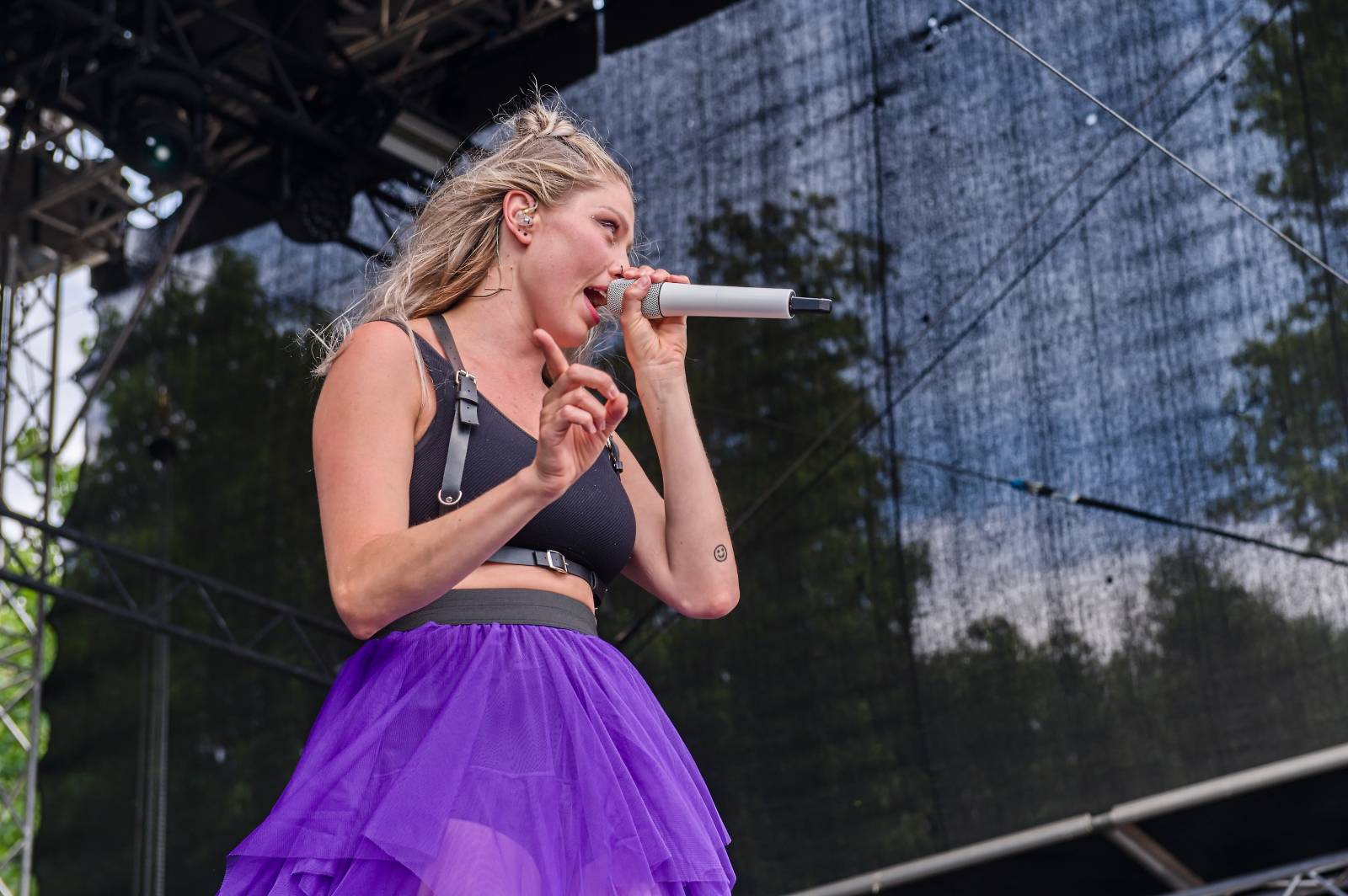 Druhý den Pekelného ostrova: Z porodnice rovnou na koncert. Kuba Ryba se stal podruhé tatínkem