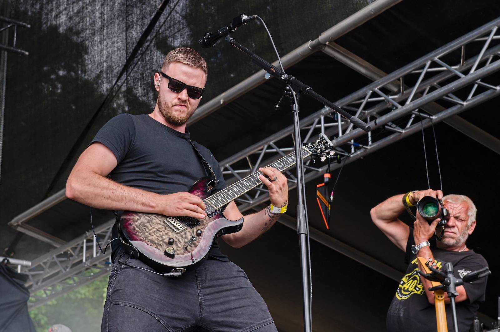 Druhý den Pekelného ostrova: Z porodnice rovnou na koncert. Kuba Ryba se stal podruhé tatínkem