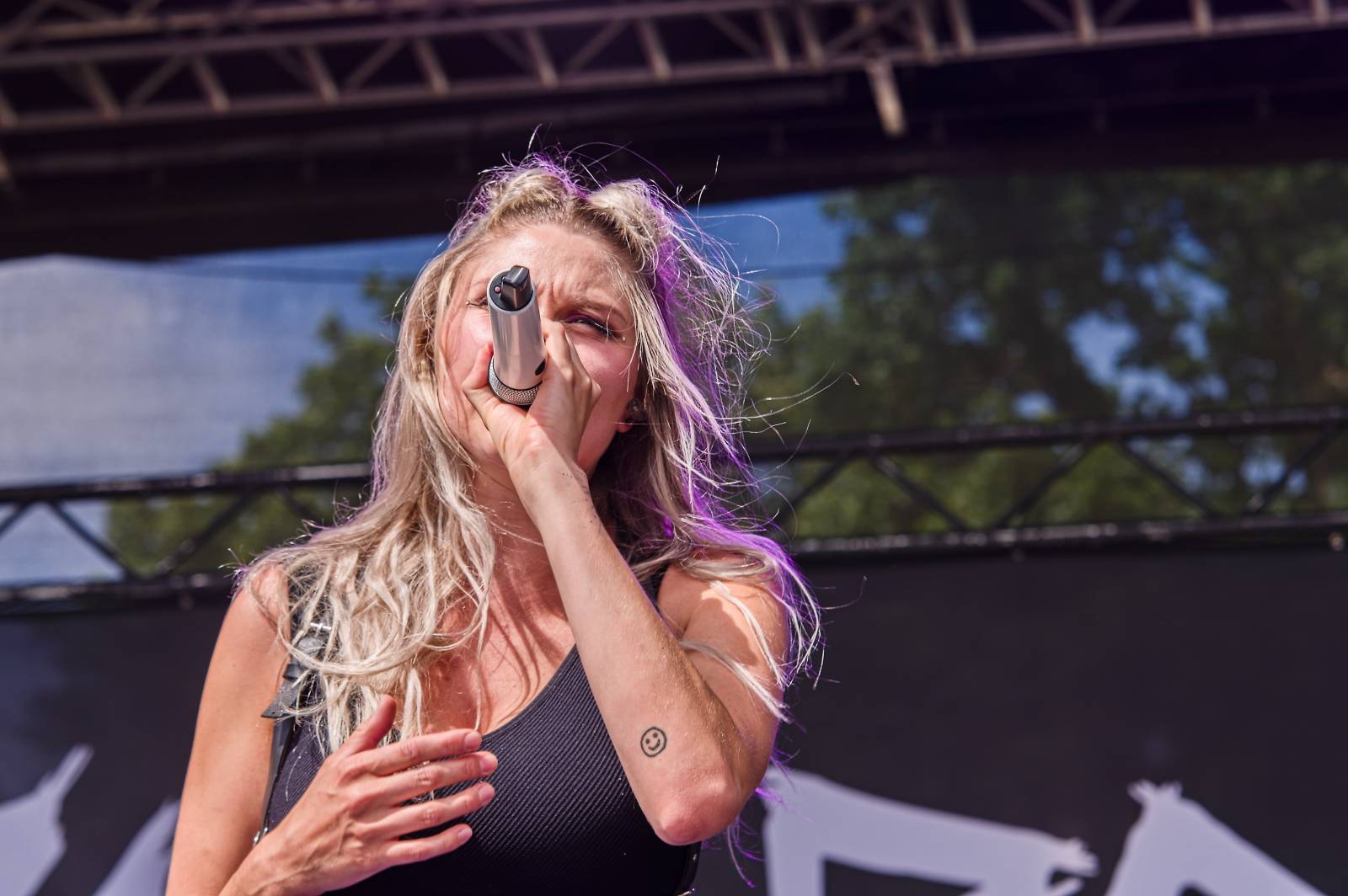 Druhý den Pekelného ostrova: Z porodnice rovnou na koncert. Kuba Ryba se stal podruhé tatínkem